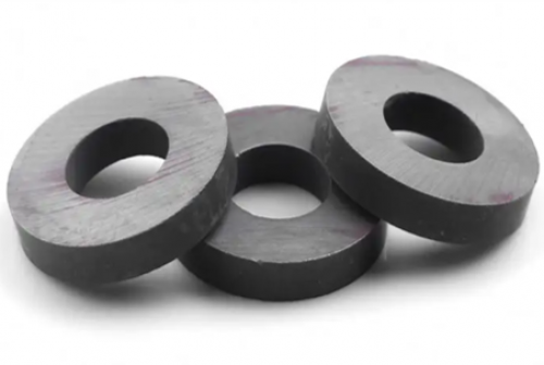 DISC-SHAPED MAGNET